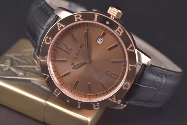 ブルガリ時計正面デザイン